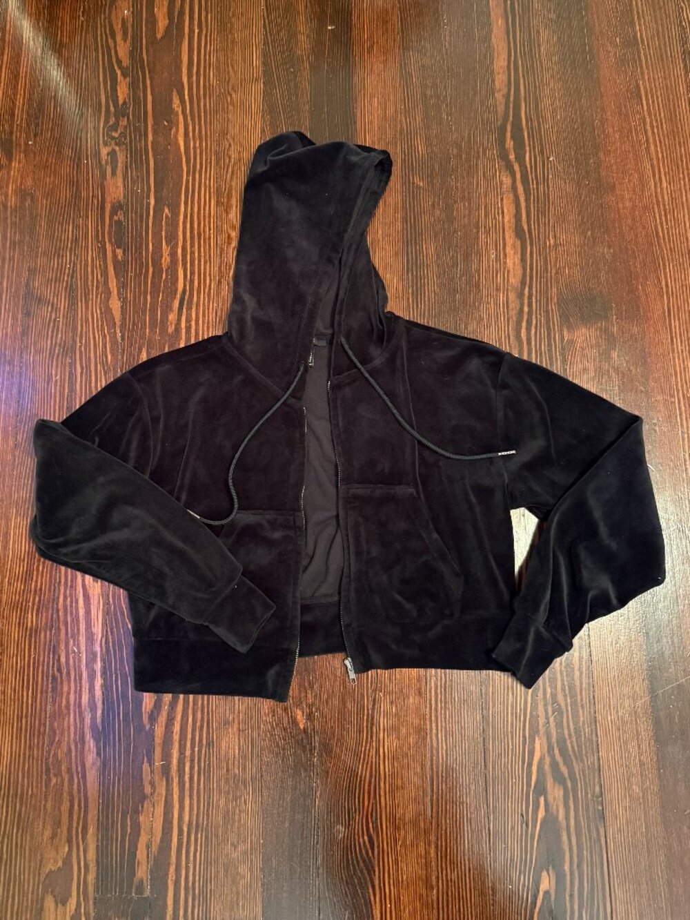 Forever 21 Black Velour Zip Up Cropped Sweat Jacket Size Small